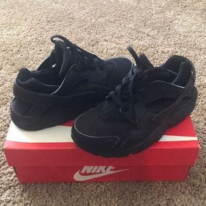 NIKE HUARACHE RUN SIZE 3Y BOYS